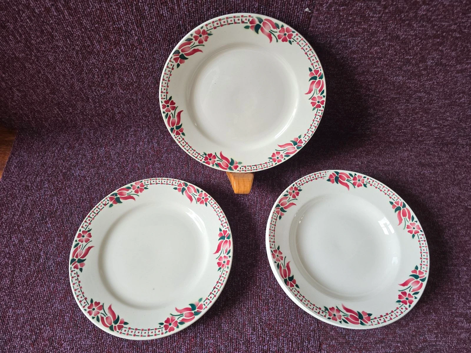 Ensemble 8 assiettes Ceranord modèle Roubaix vaisselle ancienne 